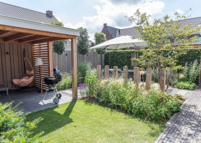 Kleine stadstuin met overkapping – Ochten