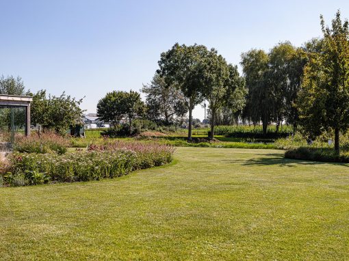 Ruime tuin in het buitengebied – Benschop